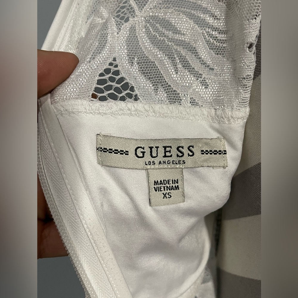 GUESS‎ LACE MINI DRESS - Picture 10 of 11